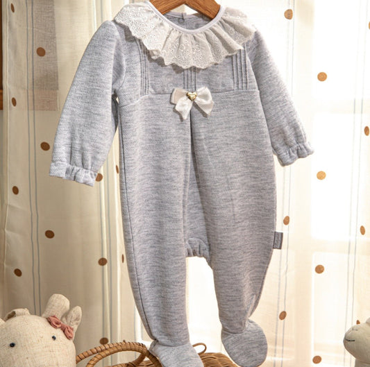 جمبسوت من القطن الفاخر مع طوق فيونكة للبنات الصغيرات